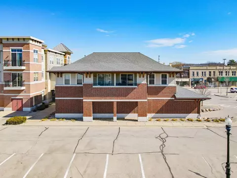 111 W Fulton St #201, Edgerton, WI 53534