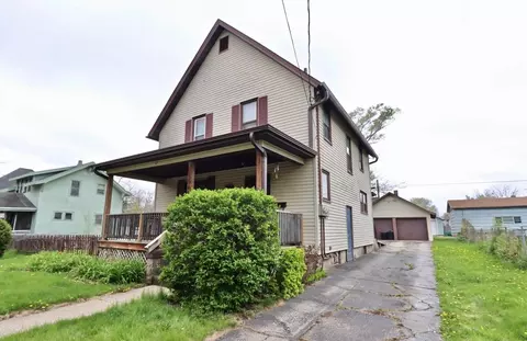1046 8th St, Beloit, WI 53511