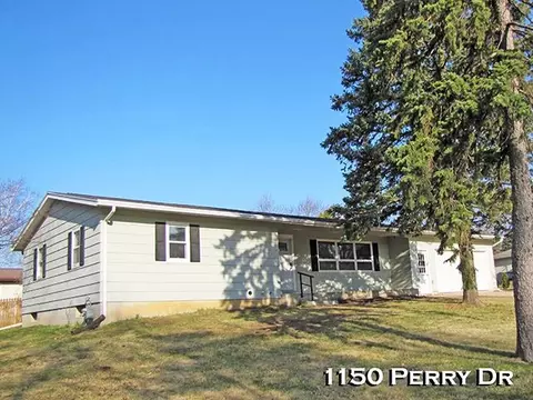 1150 Perry Dr, Platteville, WI 53818