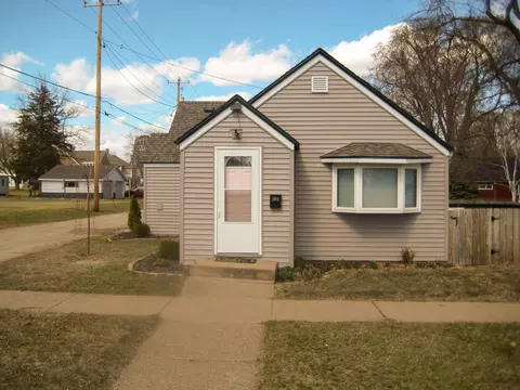 309 E Webster St, Prairie Du Chien, WI 53821