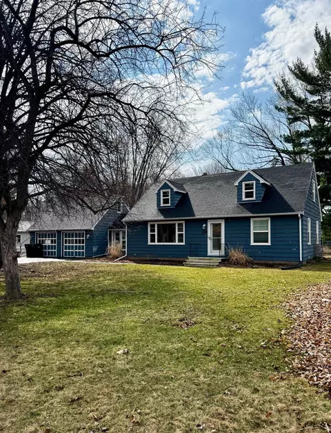 2542 Sunset Dr, Beloit, WI 53511