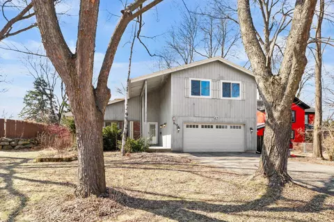 910 Hathaway Dr, Madison, WI 53711