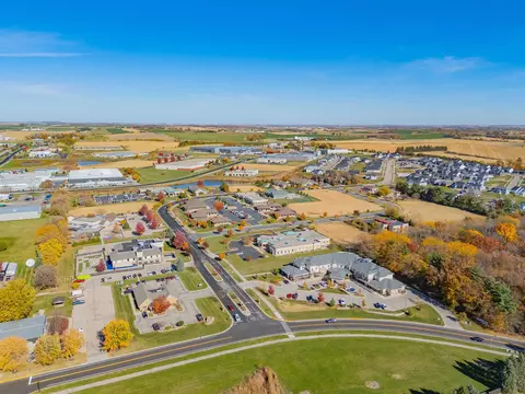 1016 Quinn Dr, Waunakee, WI 53597