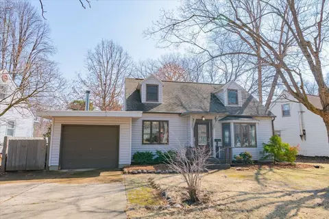 37 Merlham Dr, Madison, WI 53705