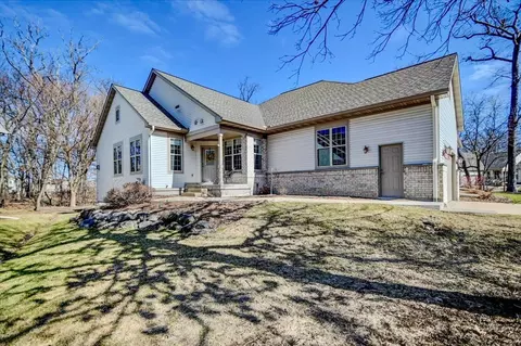 1344 Woodgrove Way, Sun Prairie, WI 53590