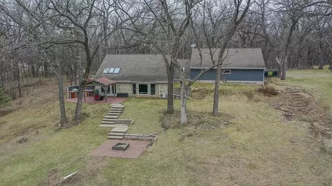 564 E Merrifield Rd, Edgerton, WI 53534