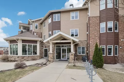 11 Glen Brook Way #206, Fitchburg, WI 53711