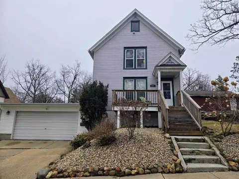 517 S Garfield Ave, Janesville, WI 53545
