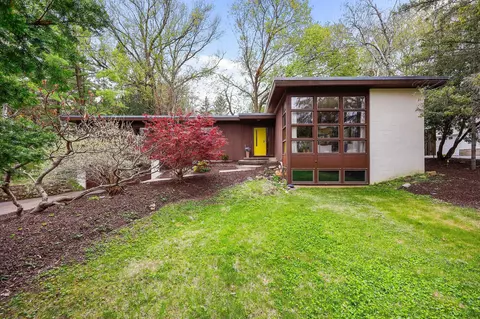 1406 W Skyline Dr, Madison, WI 53705
