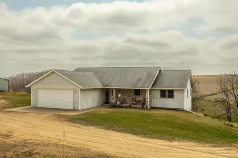 5995 Section Line Rd, Dodgeville, WI 53533