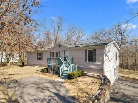 w1300 Arbor Lake North, Lyndon Station, WI 53944