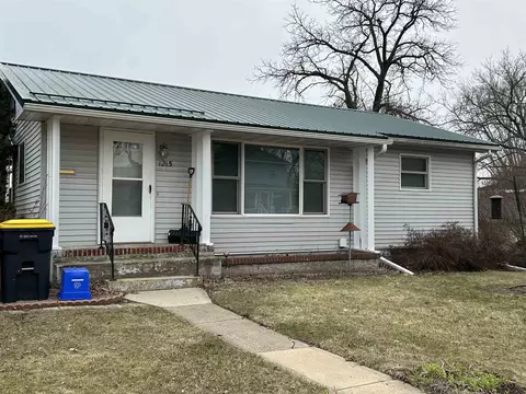 1215 Hollister Ave, Tomah, WI 54660