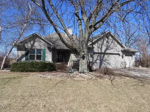 w8596 Mulberry Road, Fox Lake, WI 53933