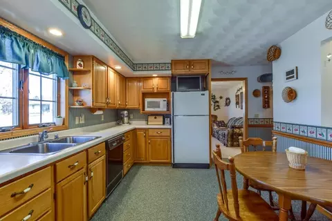 602 28th Ave, Monroe, WI 53566