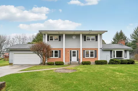 3753 Park Knoll Dr, Madison, WI 53718
