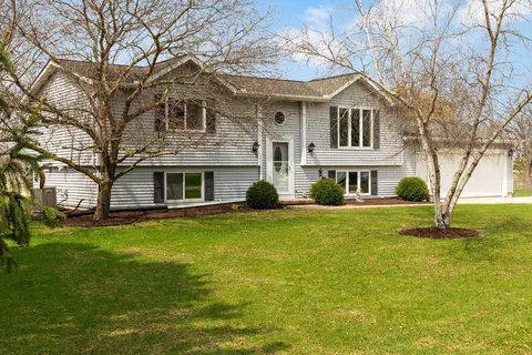 5351 Stark Rd, Sun Prairie, WI 53590