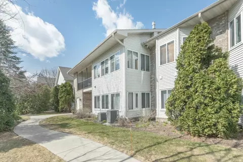 1630 Wheeler Rd #201, Madison, WI 53704
