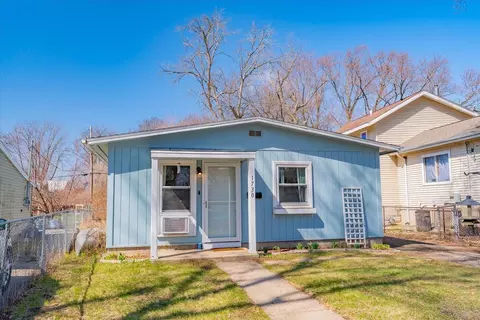 1730 Baird St, Madison, WI 53713