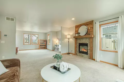 159 State St, Oregon, WI 53575