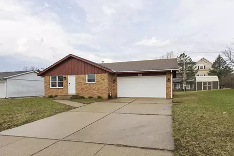 1844 Dell Dr, Beloit, WI 53511