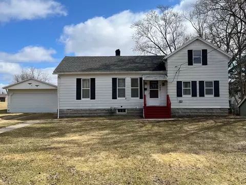 567 East St, Stoughton, WI 53589
