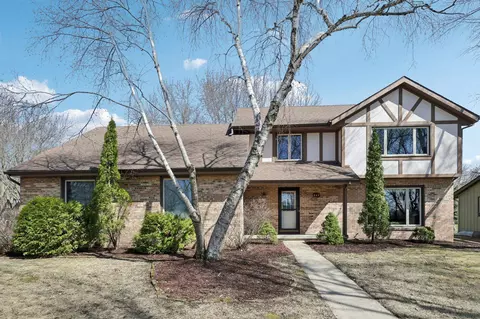 117 Coach House Dr, Madison, WI 53714