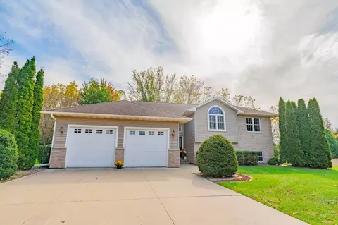 604 Evergreen Way, Spring Green, WI 53588