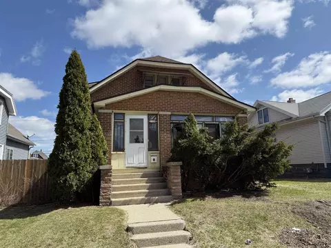 1354 S 57th St, West Allis, WI 53214