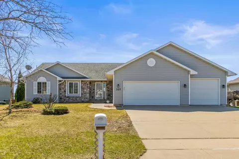 327 Country Clover Dr, Deforest, WI 53532
