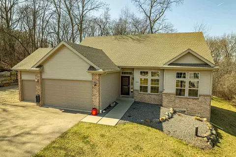 1201 E Iva Ct, Edgerton, WI 53534