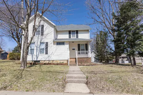 690 E Mineral St, Platteville, WI 53818