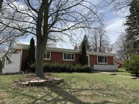 317 S Greenfield Ave, Waukesha, WI 53186