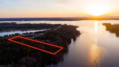 w5569 North Shore Drive, New Lisbon, WI 53950