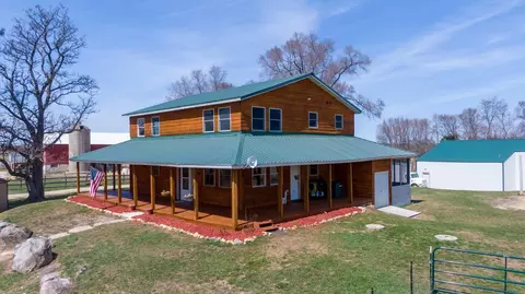 w7170 County Line Road, Fort Atkinson, WI 53538