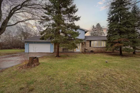 2777 S Voyage Dr, Beloit, WI 53511