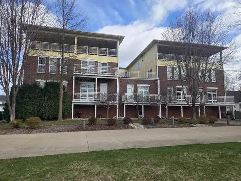 100 Edward St #3, Fort Atkinson, WI 53538