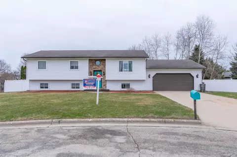 826 Butts Ct, Belleville, WI 53508