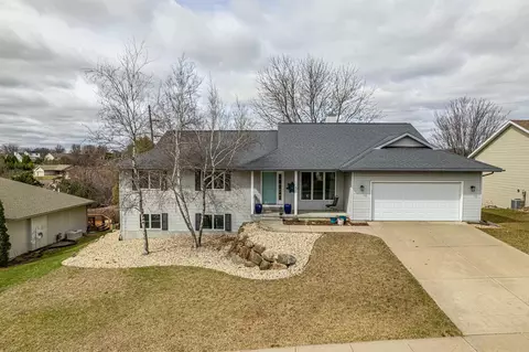 420 Fairway St, Mount Horeb, WI 53572