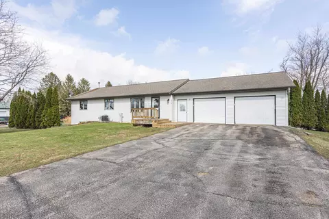 3310 N Percival St, Hazel Green, WI 53811