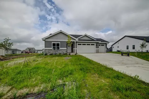 6643 Royal View Dr, Deforest, WI 53532