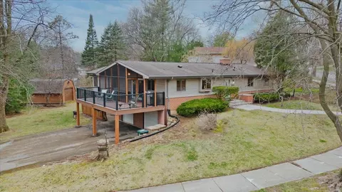6005 Greentree Rd, Madison, WI 53711