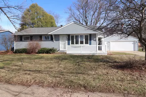 1210 Nicolet St, Janesville, WI 53546