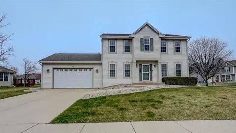 715 Bridlewood Ln, Watertown, WI 53094