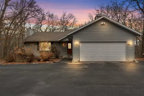 e9415 Ladyslipper Court, Reedsburg, WI 53959