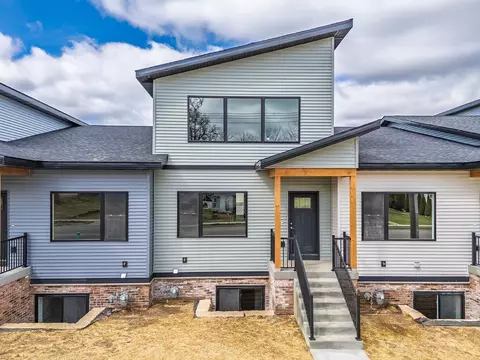 226 S Dewey Ave, Reedsburg, WI 53959