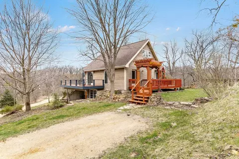 n8829 Badger Road, Blanchardville, WI 53516