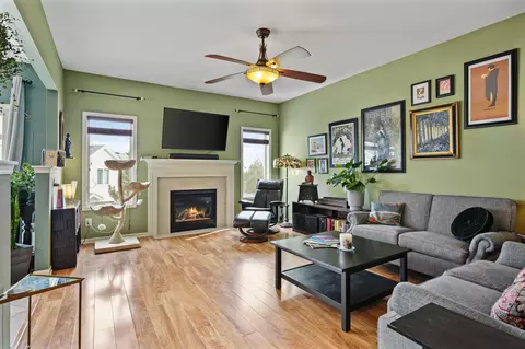9 Daytona Beach Dr, Madison, WI 53719