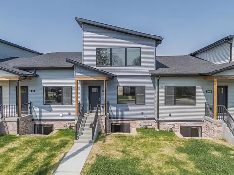 212 S Dewey Ave, Reedsburg, WI 53959