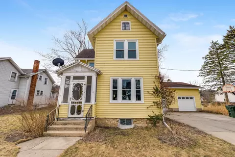 1712 Main St, Cross Plains, WI 53528