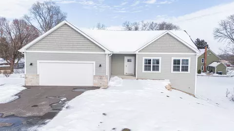 299 Teri Lee Ln, Orfordville, WI 53576
